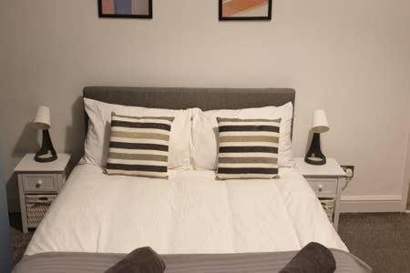 4 Bedrooms, Sleeps 10, Near Lfc & Efc Liverpool Exterior photo